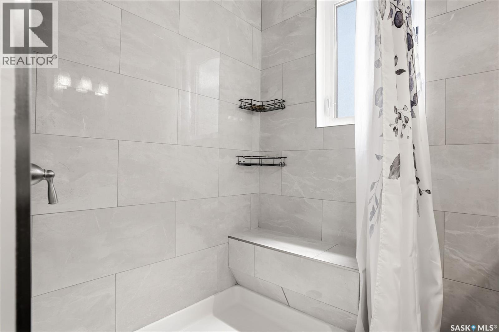 1248 Boehm Bay N, Regina, SK - Indoor Photo Showing Bathroom