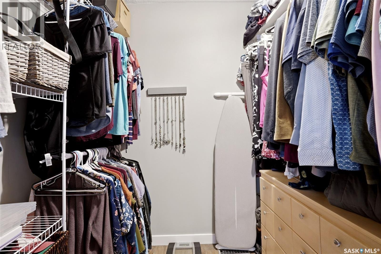 1248 Boehm Bay N, Regina, SK - Indoor With Storage