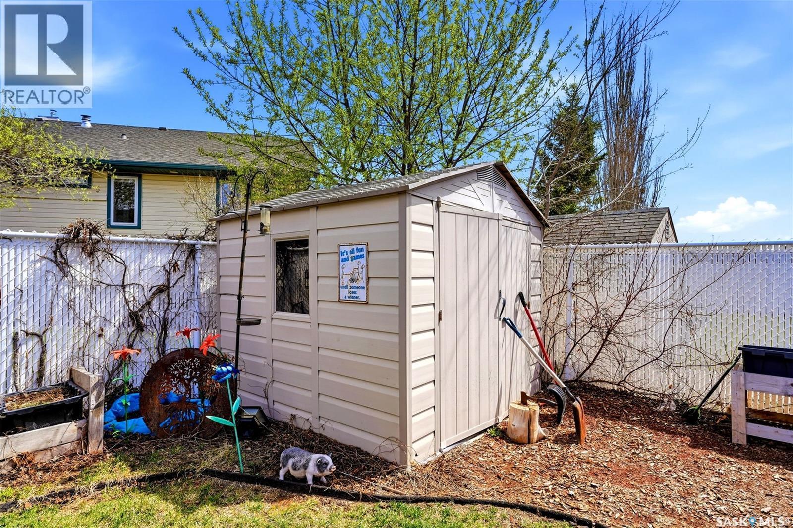 1248 Boehm Bay N, Regina, SK - Outdoor