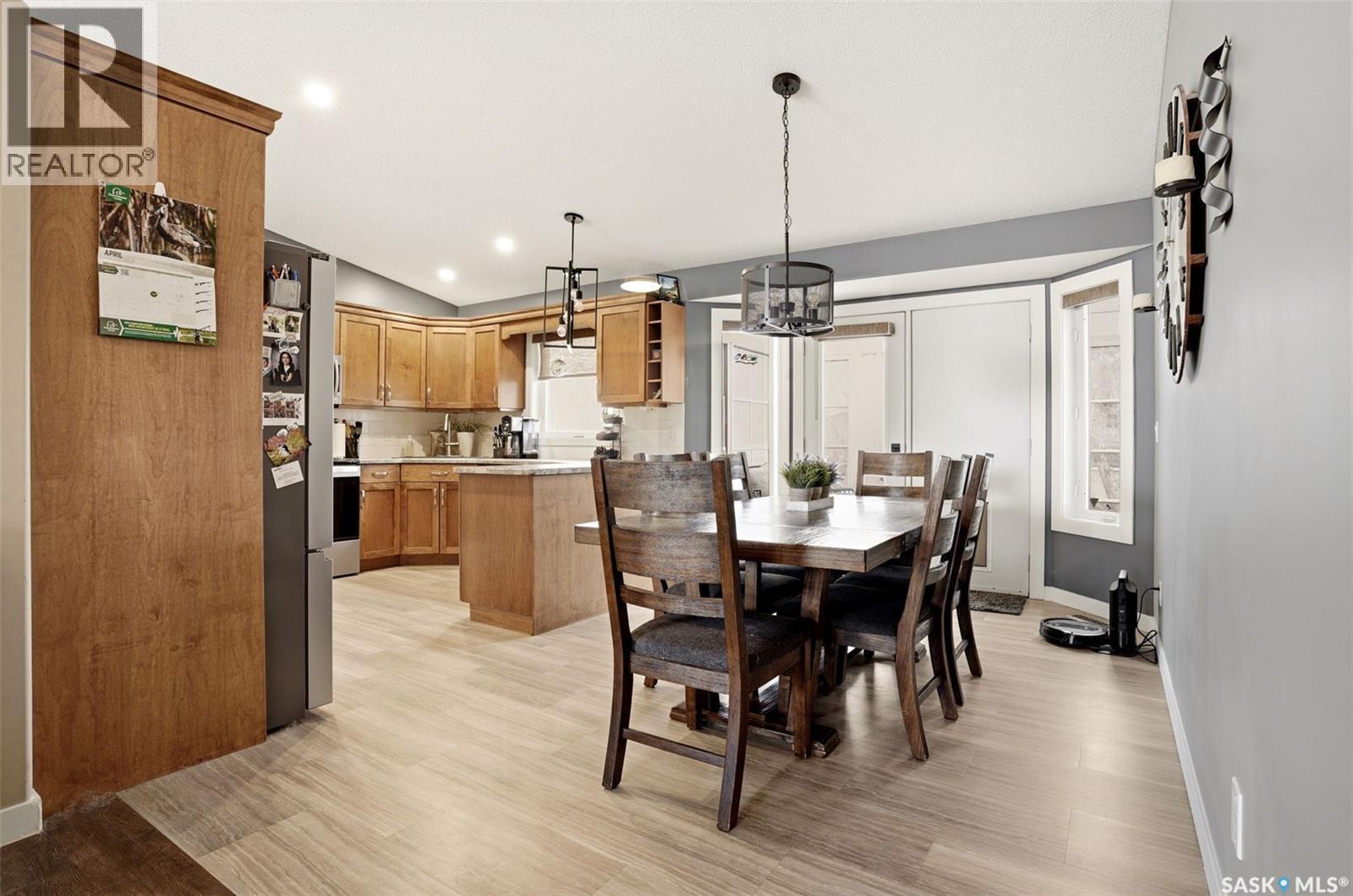 1248 Boehm Bay N, Regina, SK - Indoor Photo Showing Dining Room