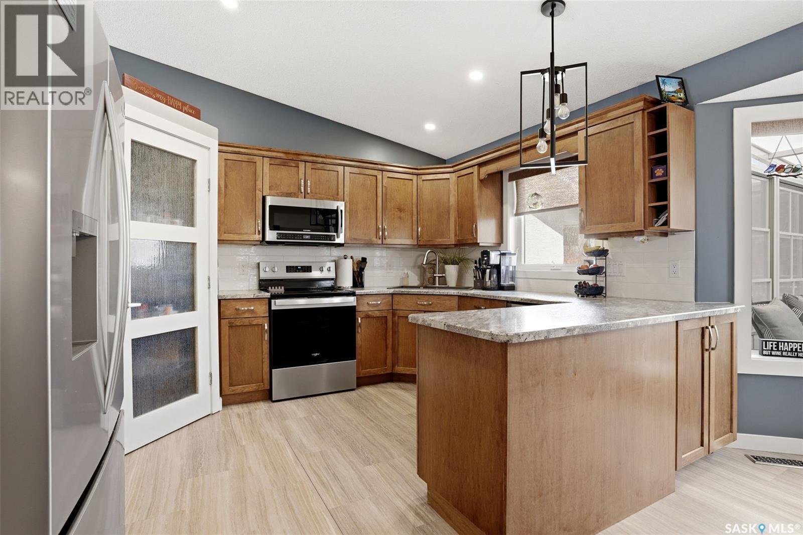 1248 Boehm Bay N, Regina, SK - Indoor Photo Showing Kitchen