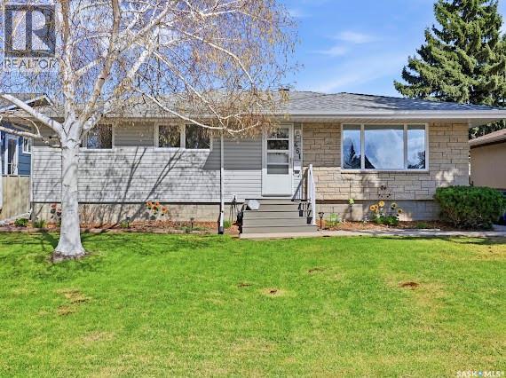 661 Dalgliesh Drive, Regina, SK - Outdoor