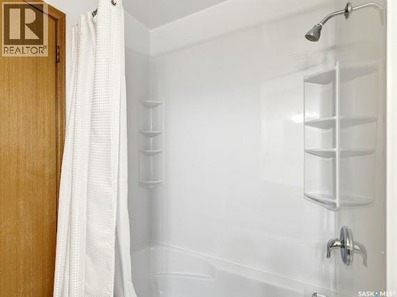 661 Dalgliesh Drive, Regina, SK - Indoor Photo Showing Bathroom