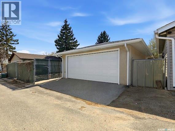 661 Dalgliesh Drive, Regina, SK - Outdoor With Exterior