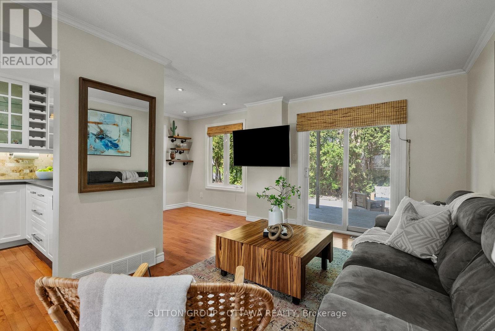 1 Airycot Circle, Ottawa, ON - Indoor Photo Showing Living Room