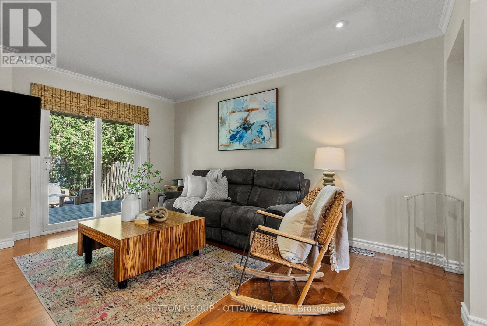 1 Airycot Circle, Ottawa, ON - Indoor Photo Showing Living Room