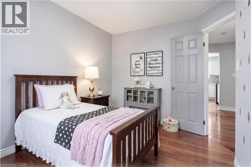 Virtually Staged Photo - 2 Amore Boulevard, Hamilton, ON - Indoor Photo Showing Bedroom