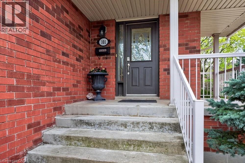 100 Beddoe Drive Unit# 101, Hamilton, ON - Outdoor With Deck Patio Veranda With Exterior