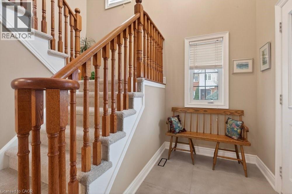 2 storey foyer with lots of light - 100 Beddoe Drive Unit# 101, Hamilton, ON - Indoor Photo Showing Other Room