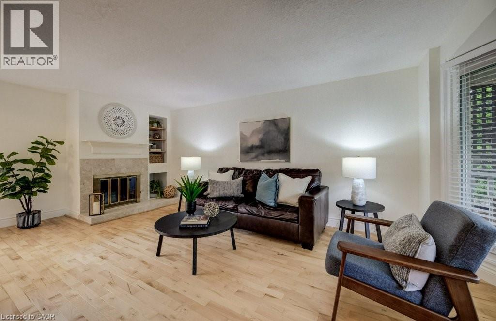 106 Parkland Crescent, Kitchener, ON - Indoor Photo Showing Living Room With Fireplace