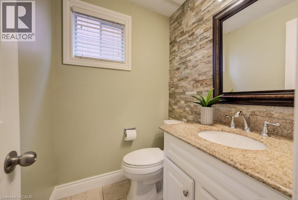 106 Parkland Crescent, Kitchener, ON - Indoor Photo Showing Bathroom