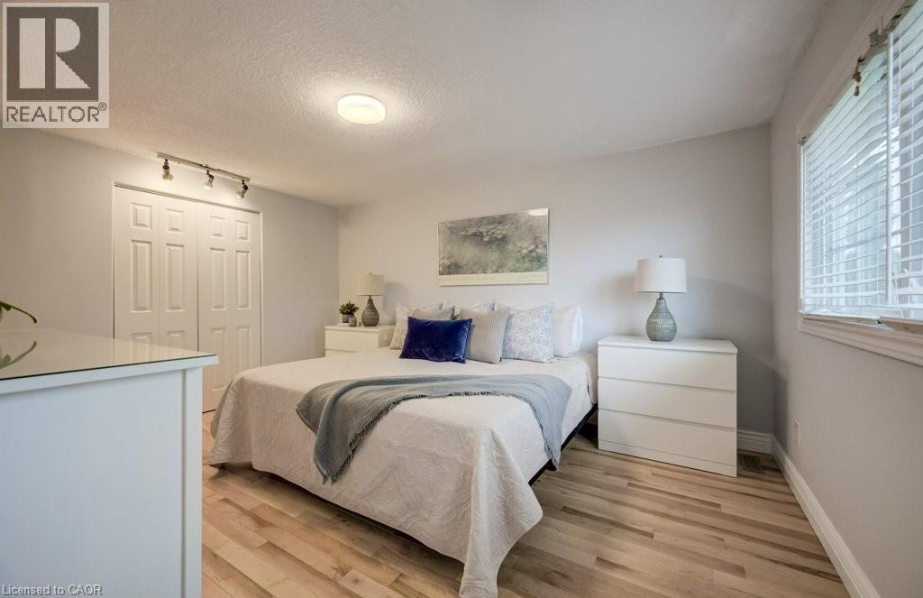106 Parkland Crescent, Kitchener, ON - Indoor Photo Showing Bedroom