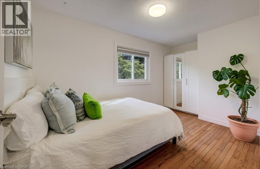 106 Parkland Crescent, Kitchener, ON - Indoor Photo Showing Bedroom
