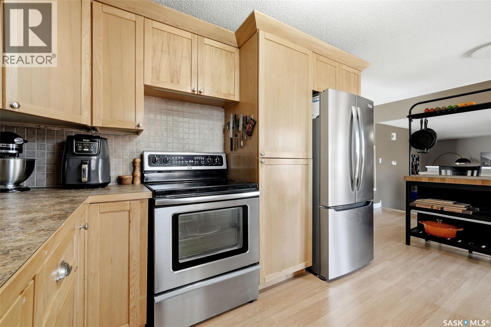 2947 More Crescent E, Regina, SK - Indoor Photo Showing Kitchen