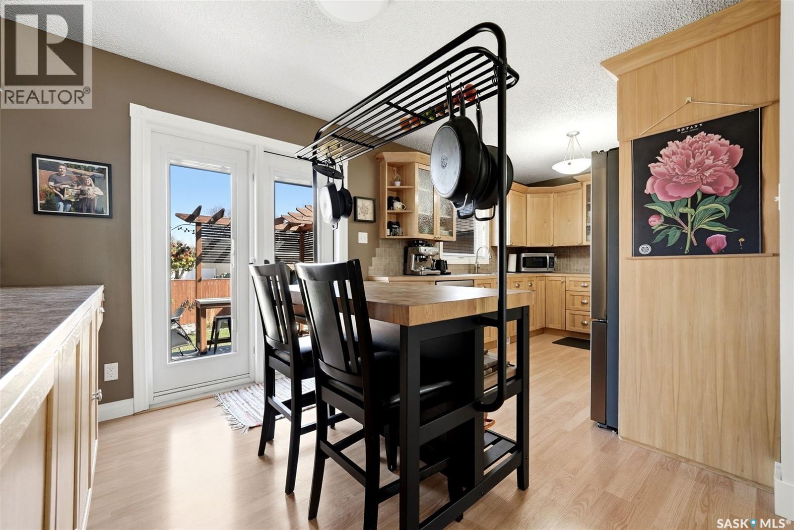 2947 More Crescent E, Regina, SK - Indoor Photo Showing Dining Room