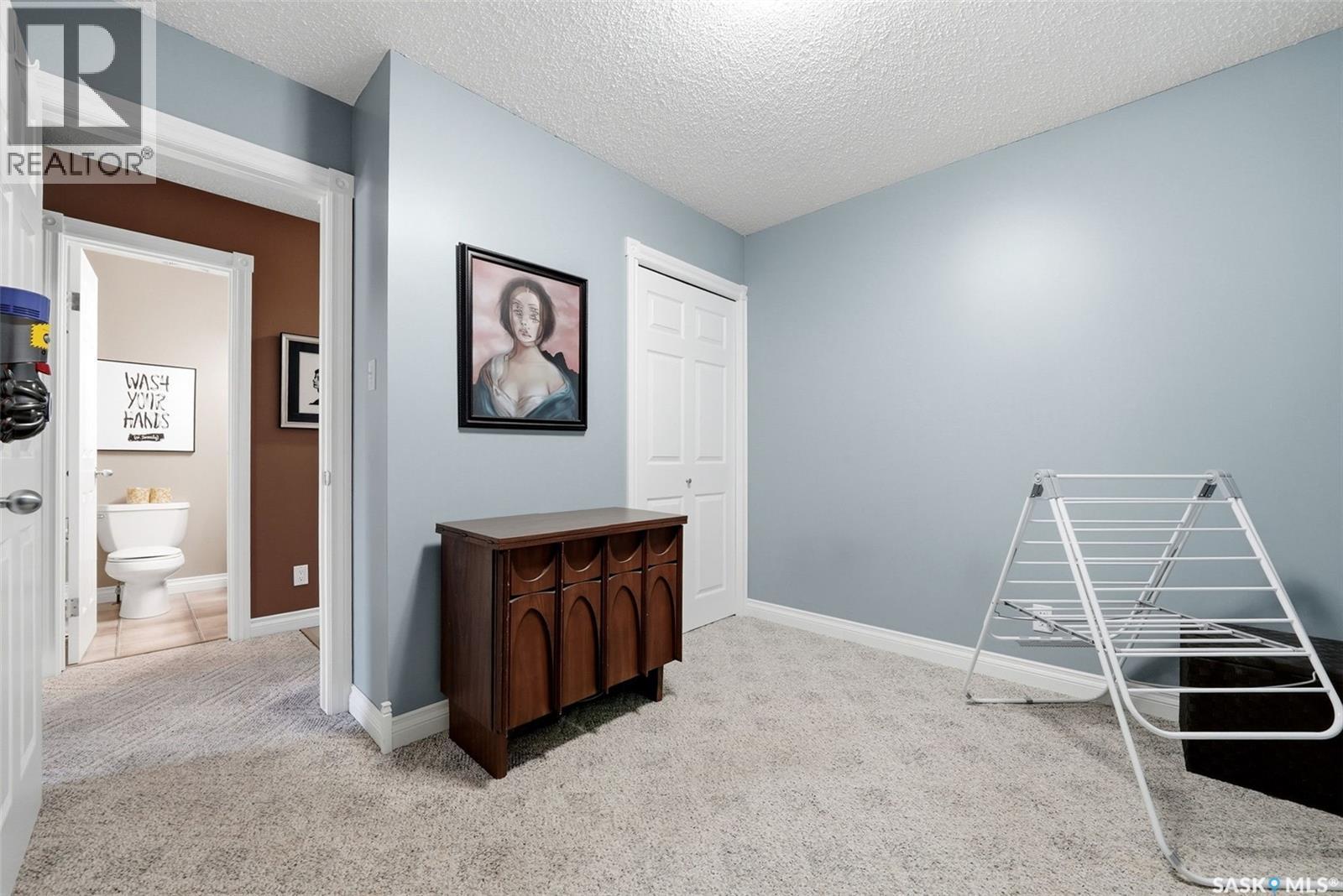 2947 More Crescent E, Regina, SK - Indoor