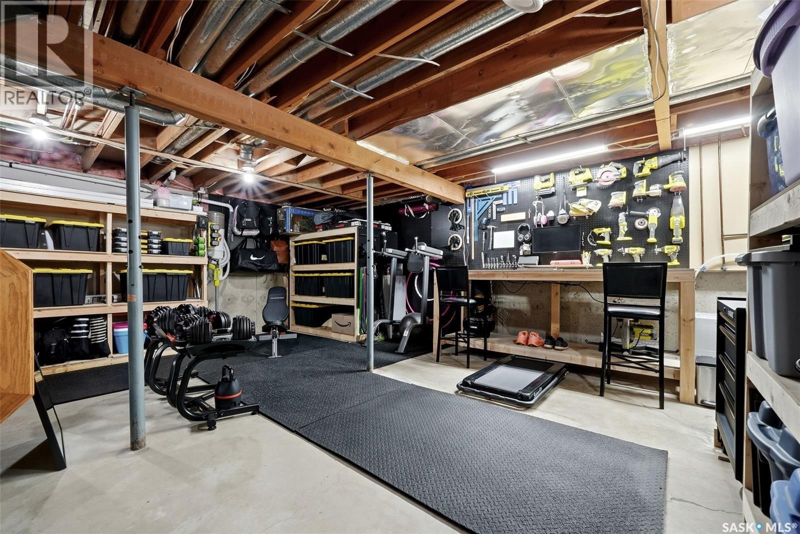 2947 More Crescent E, Regina, SK - Indoor Photo Showing Basement