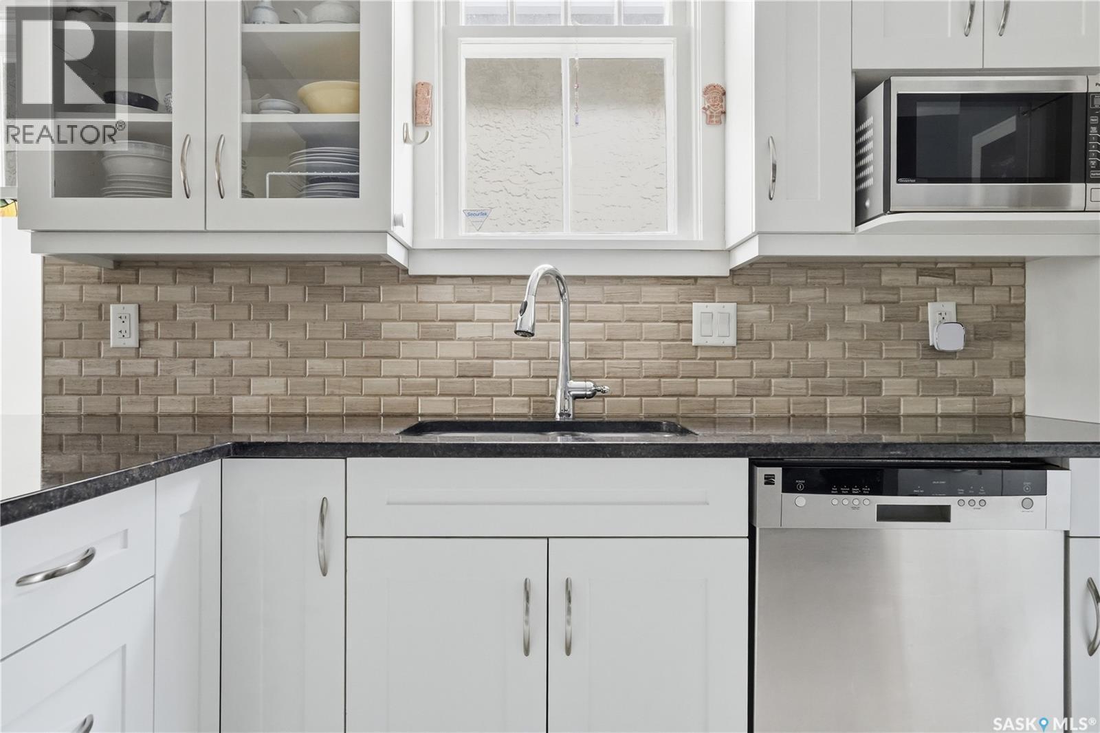 3625 Victoria Avenue, Regina, SK - Indoor Photo Showing Kitchen With Double Sink