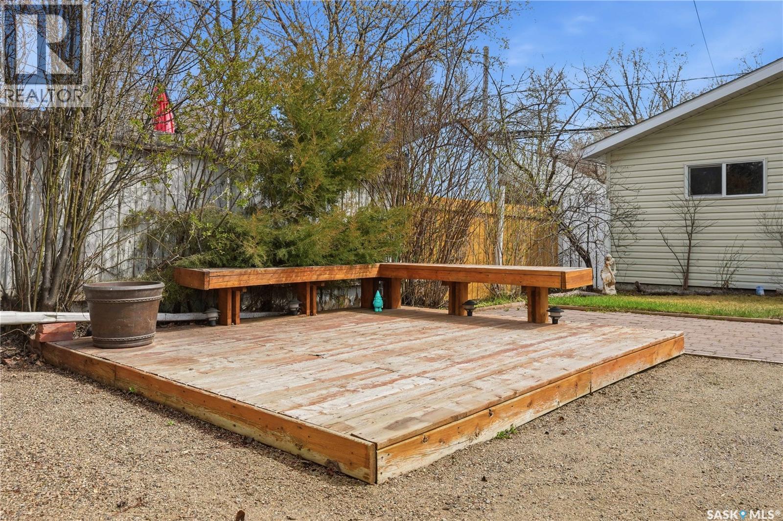 3625 Victoria Avenue, Regina, SK - Outdoor