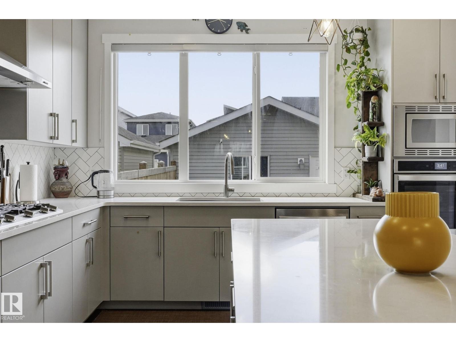 2116 159 St Sw, Edmonton, AB - Indoor Photo Showing Kitchen With Upgraded Kitchen