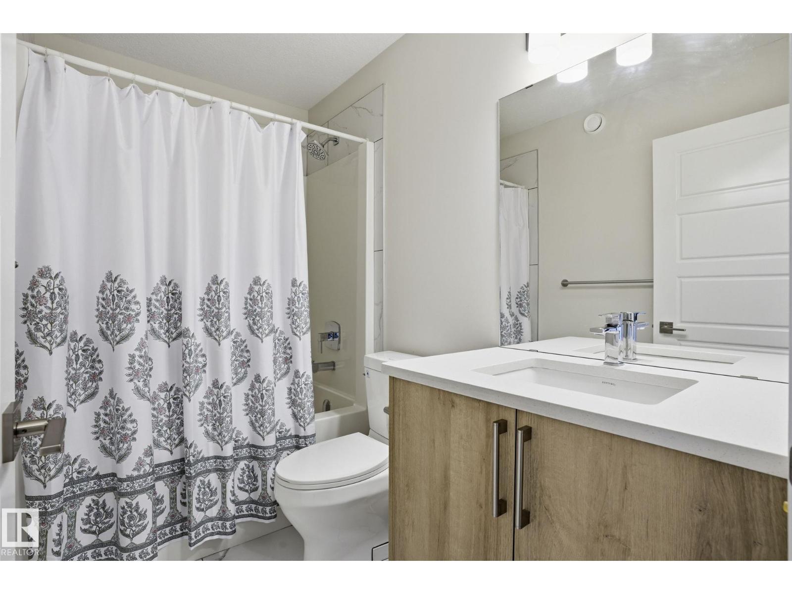 2116 159 St Sw, Edmonton, AB - Indoor Photo Showing Bathroom