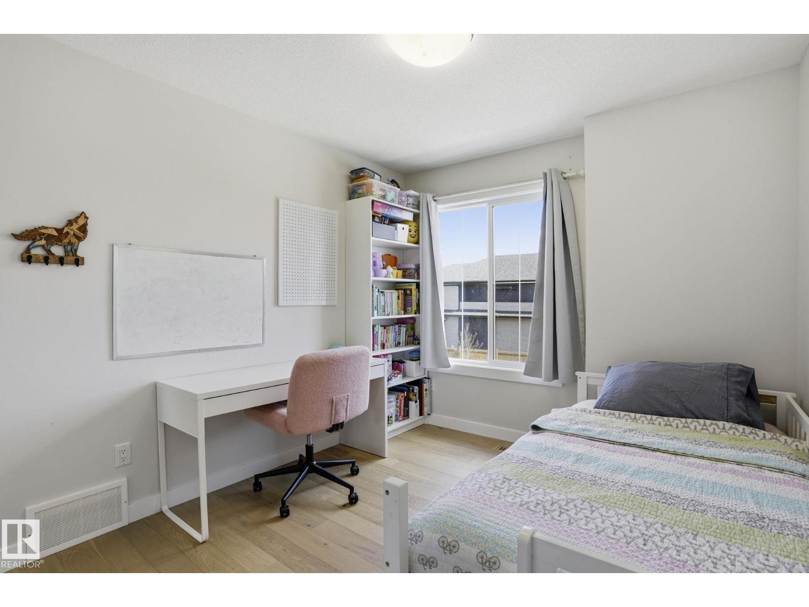 2116 159 St Sw, Edmonton, AB - Indoor Photo Showing Bedroom