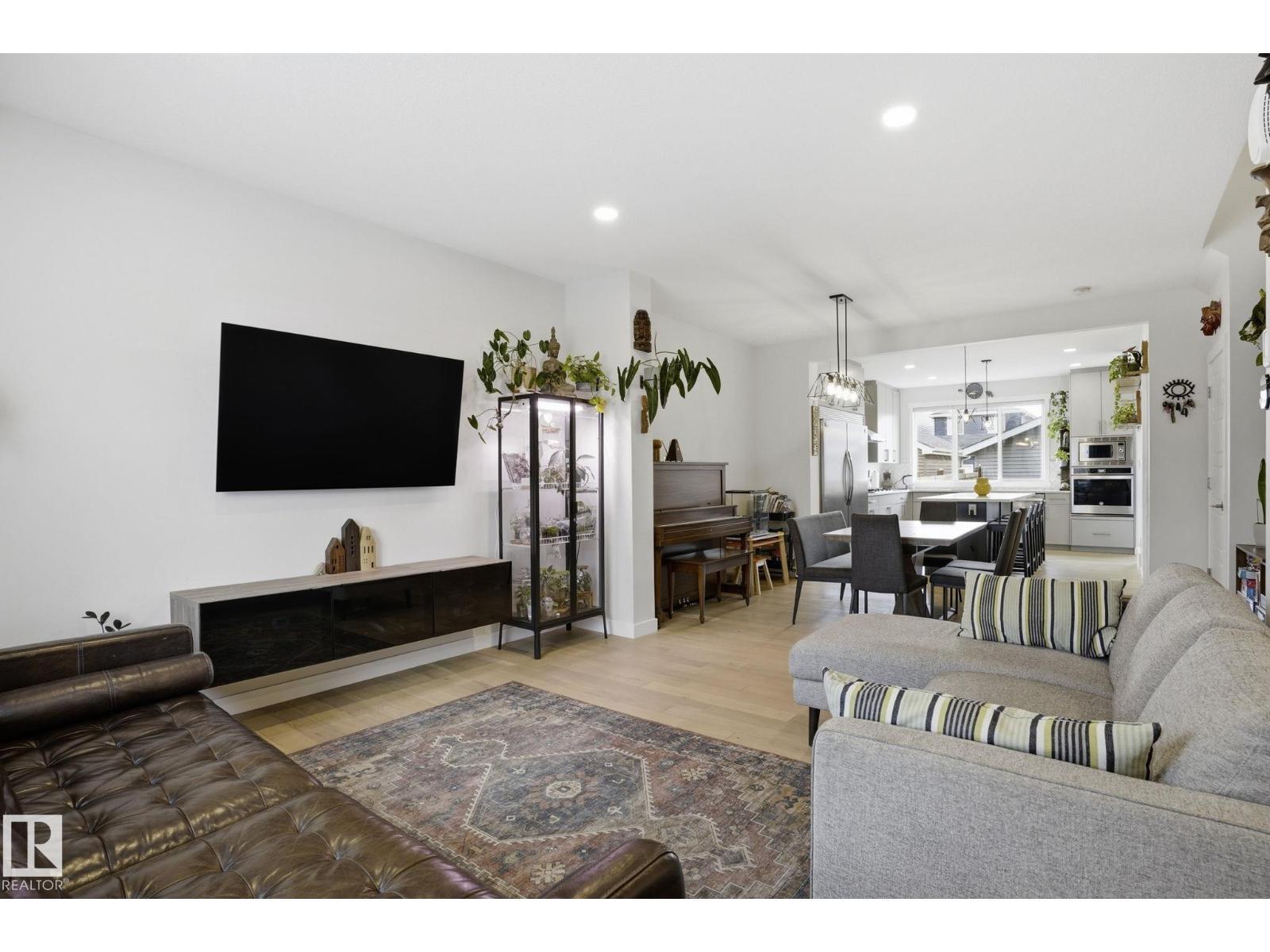 2116 159 St Sw, Edmonton, AB - Indoor Photo Showing Other Room
