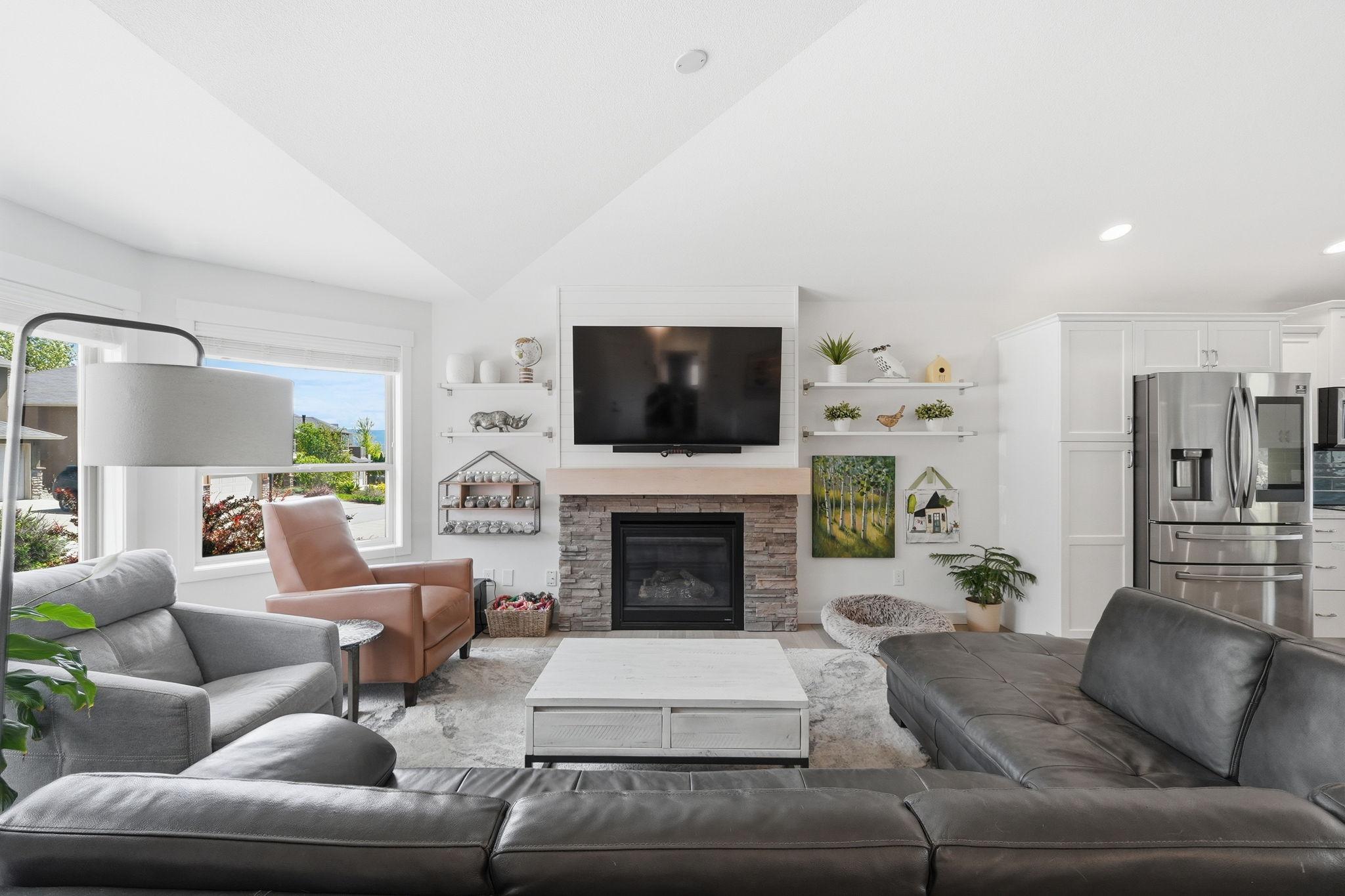 15-2040 Rosealee Lane, West Kelowna, BC - Indoor