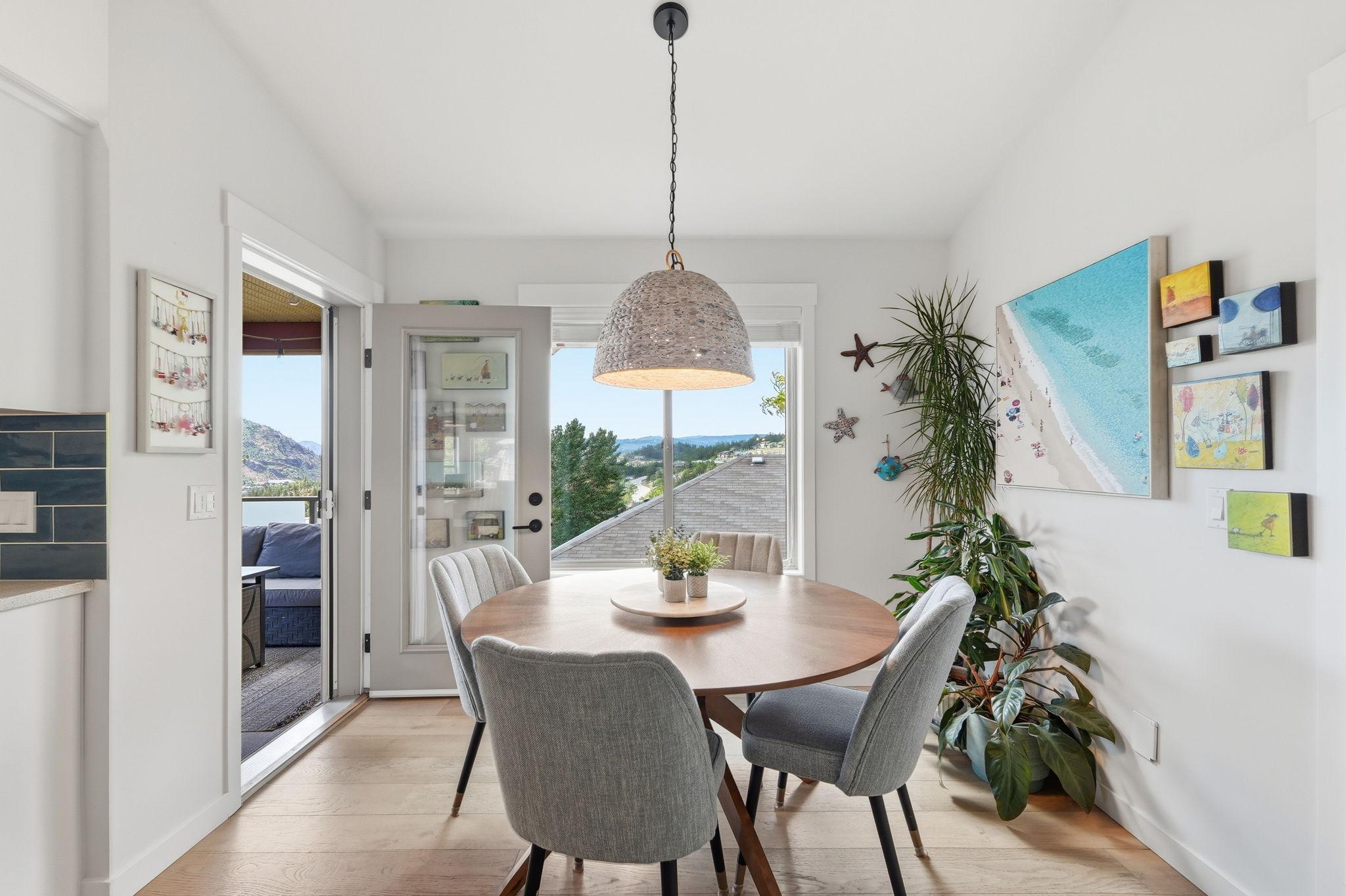 15-2040 Rosealee Lane, West Kelowna, BC - Indoor Photo Showing Dining Room