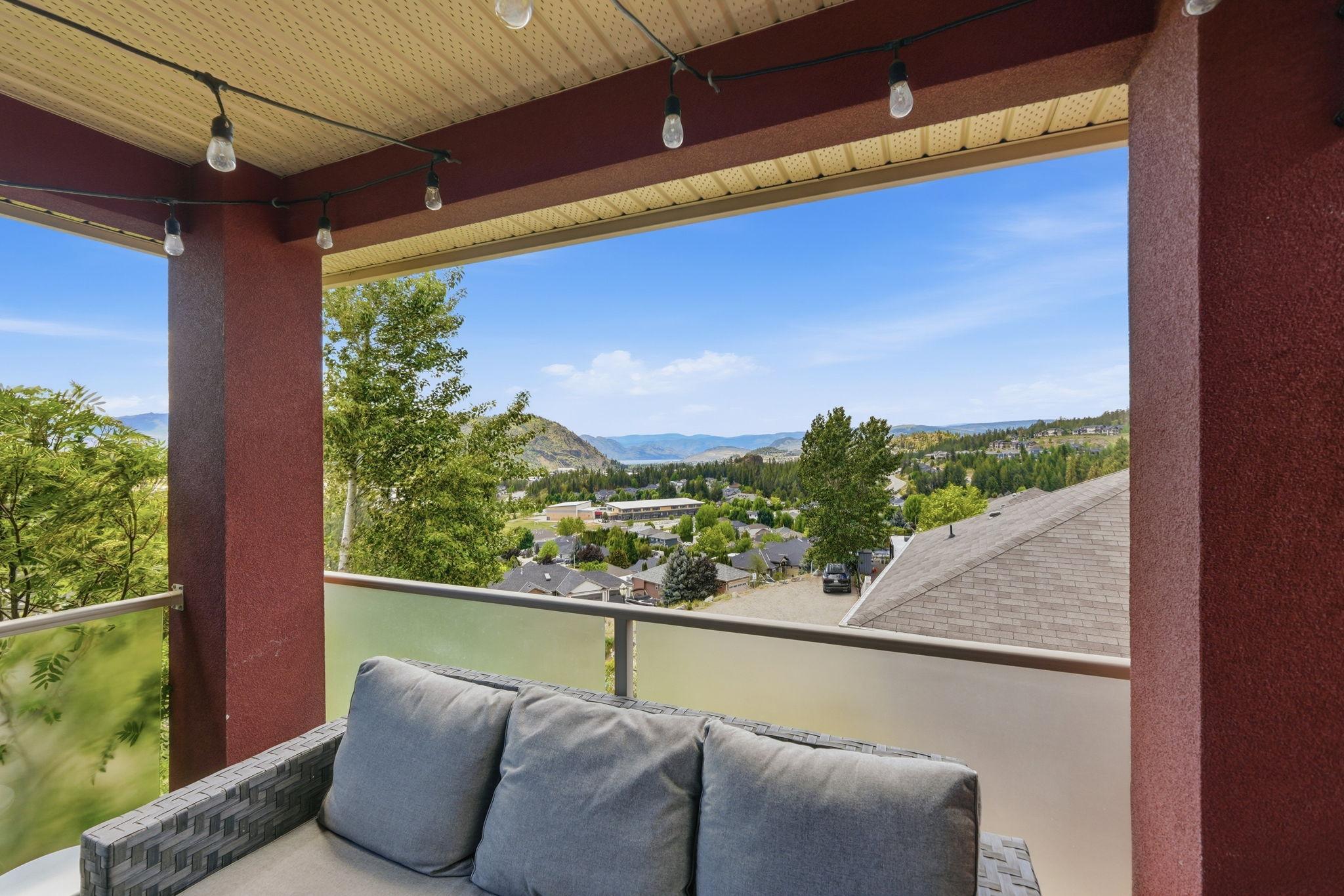 15-2040 Rosealee Lane, West Kelowna, BC - Indoor Photo Showing Bedroom