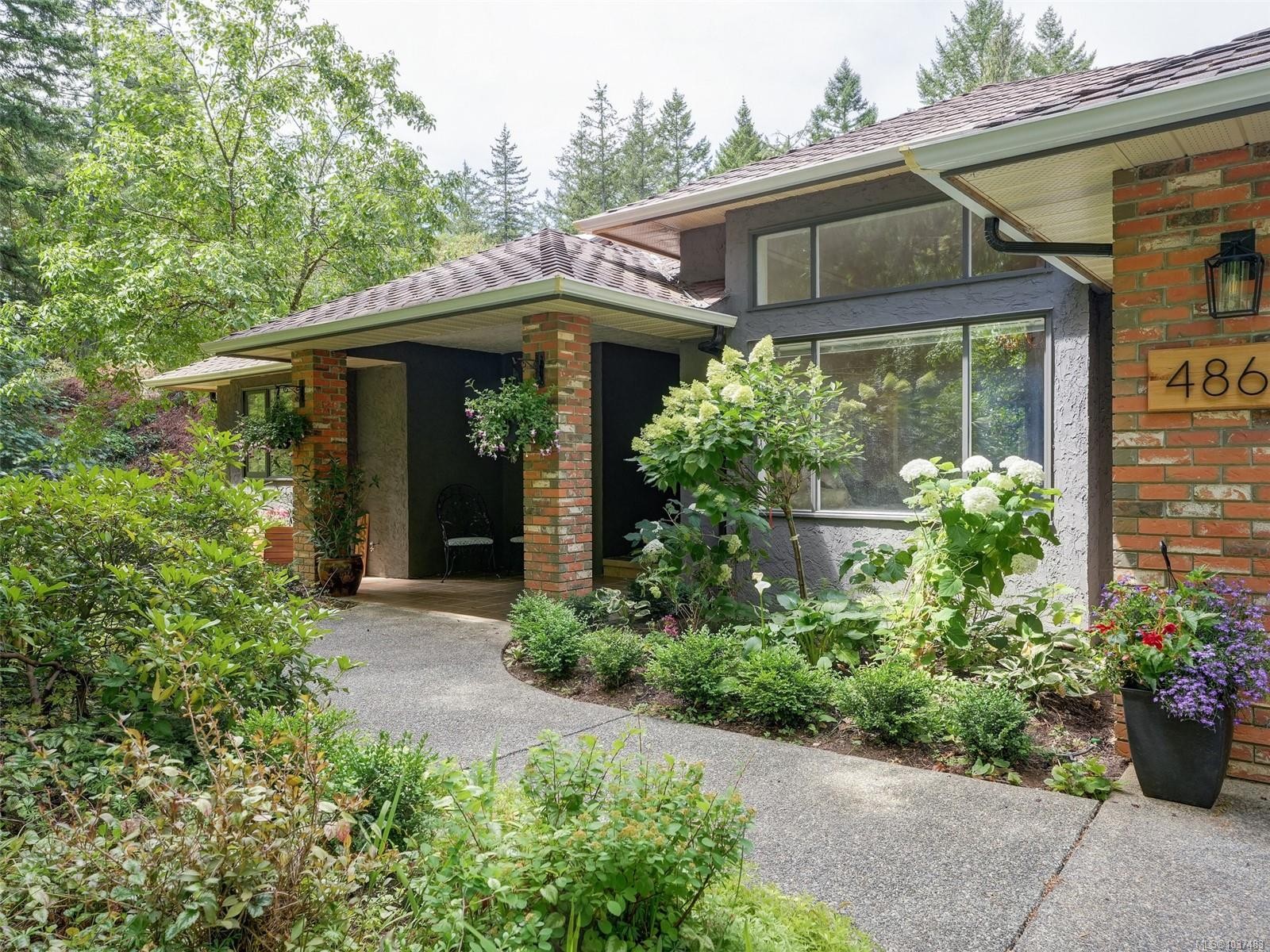 4860 Excelsior Rd, Saanich, BC