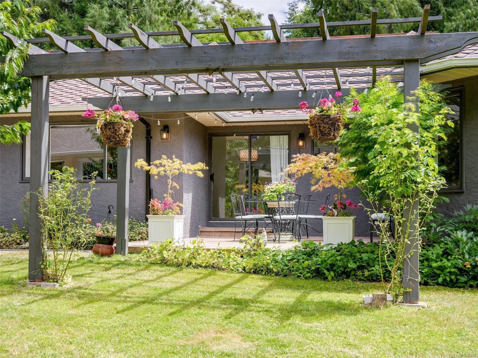4860 Excelsior Rd, Saanich, BC
