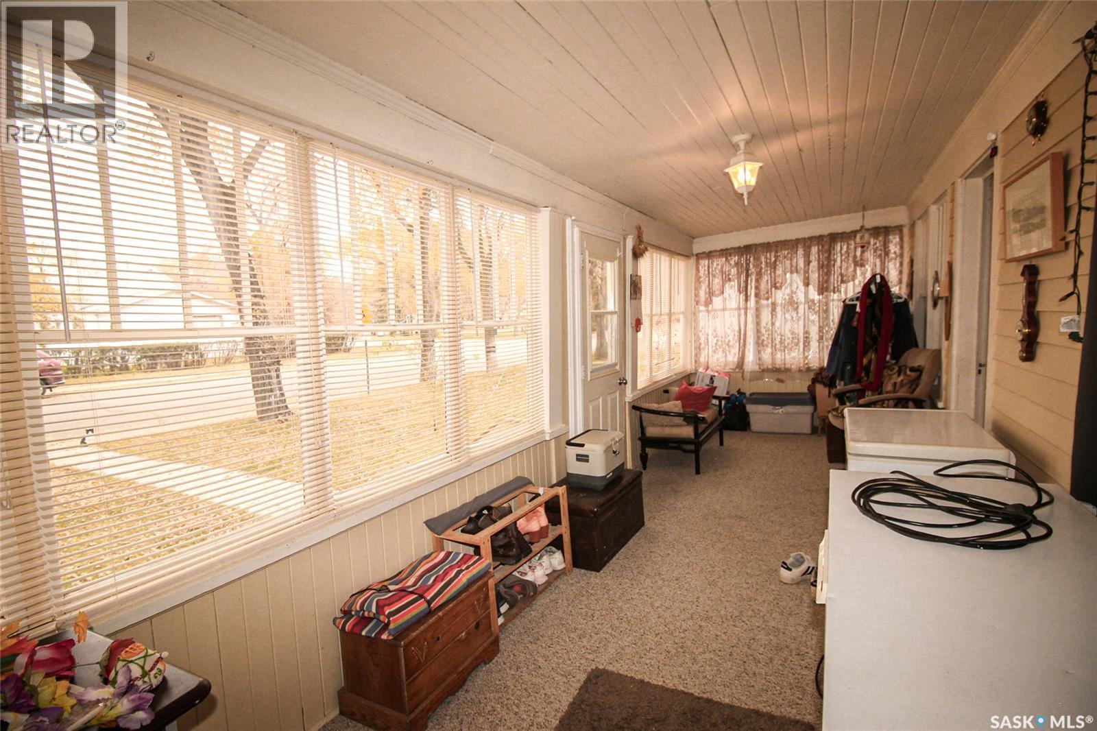 515 1St Street E, Shaunavon, SK - Indoor Photo Showing Other Room