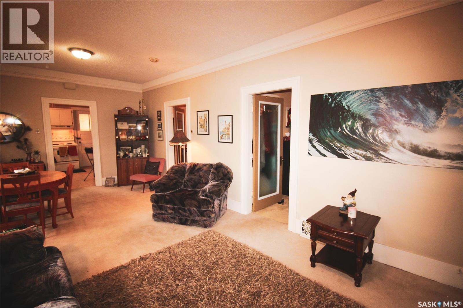 515 1St Street E, Shaunavon, SK - Indoor Photo Showing Other Room
