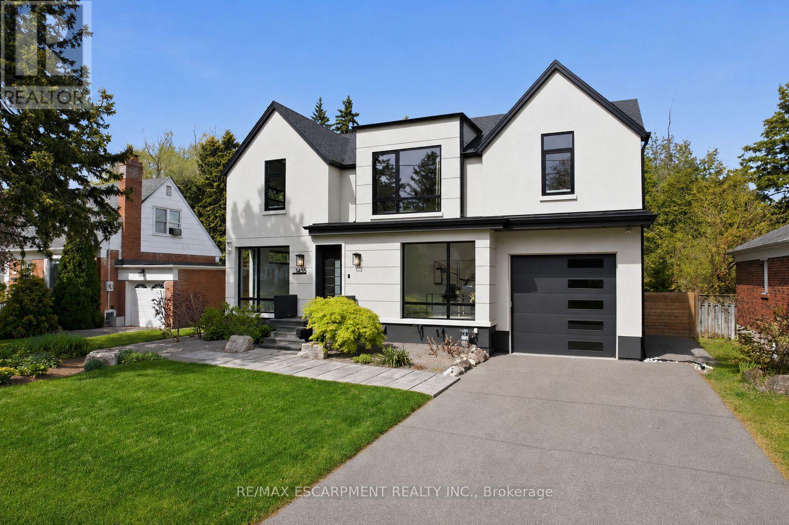1435 Applewood Road, Mississauga, ON - Outdoor With Facade