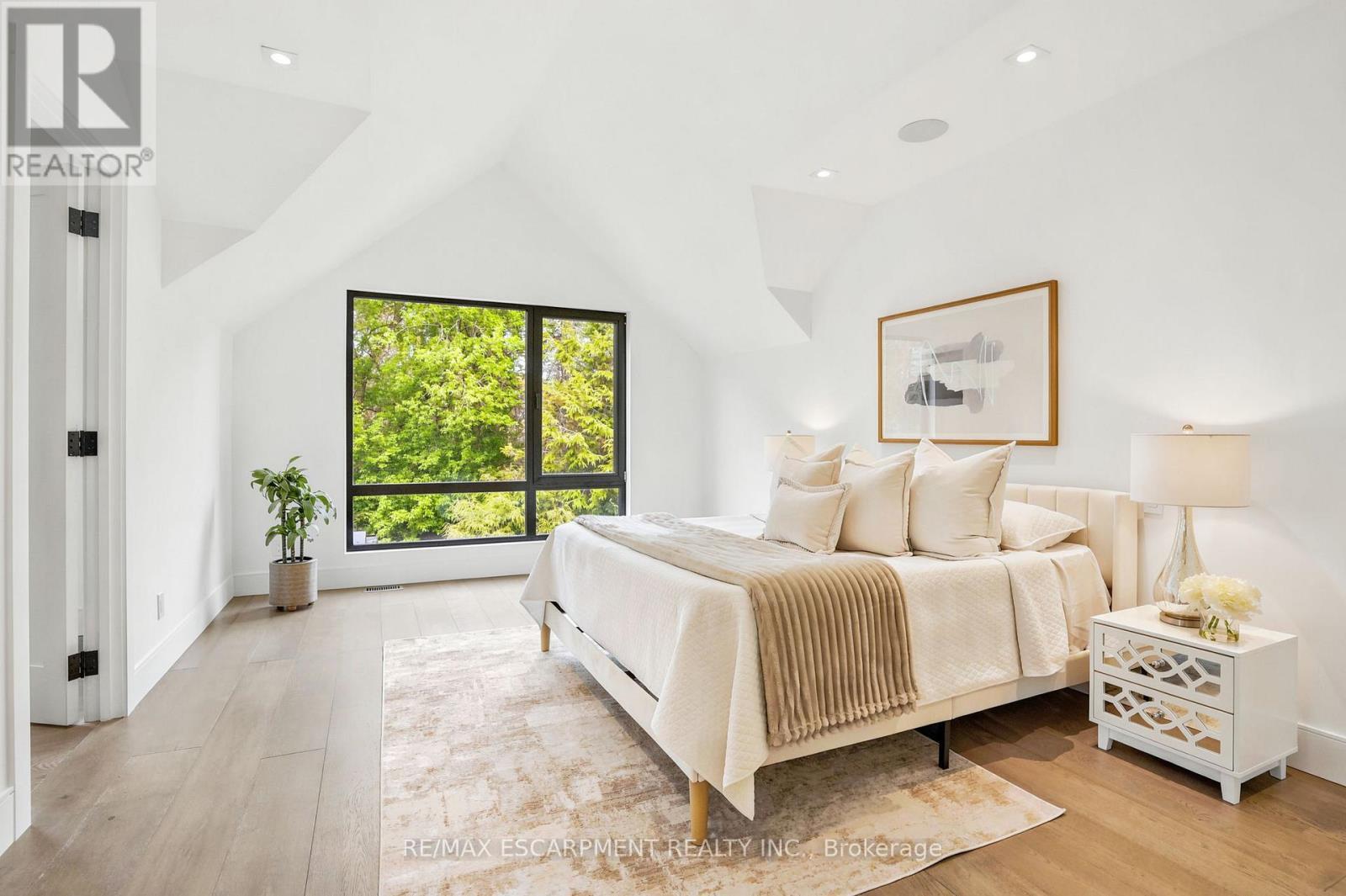 1435 Applewood Road, Mississauga, ON - Indoor Photo Showing Bedroom