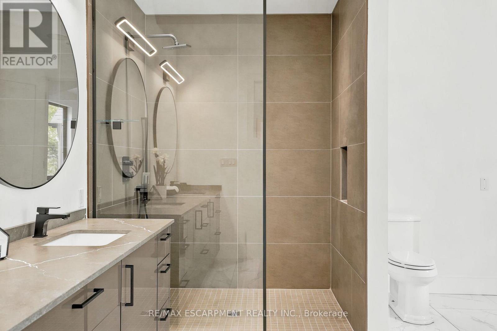 1435 Applewood Road, Mississauga, ON - Indoor Photo Showing Bathroom