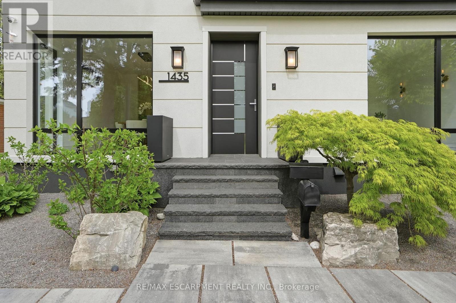 1435 Applewood Road, Mississauga, ON - Outdoor