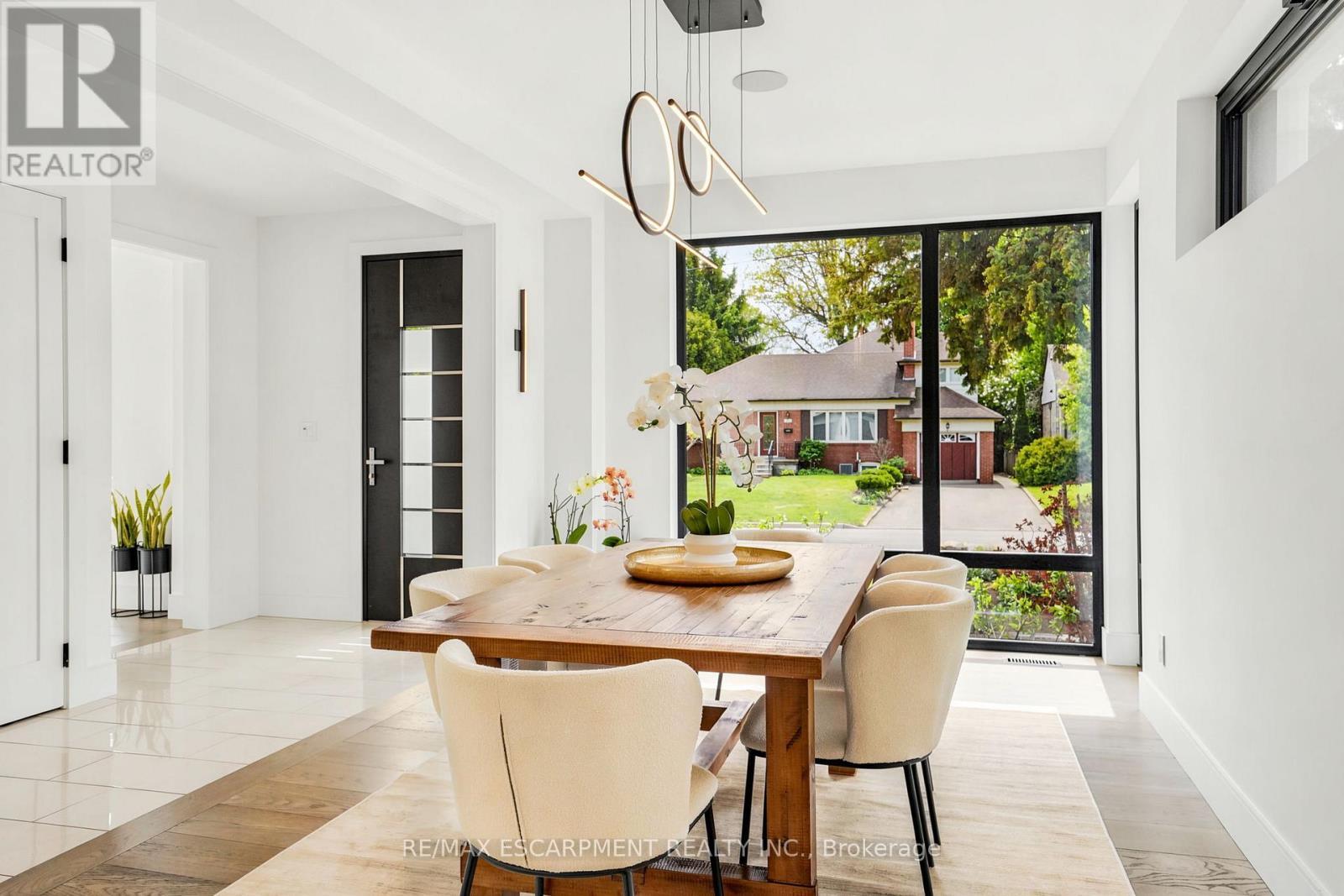 1435 Applewood Road, Mississauga, ON - Indoor Photo Showing Dining Room
