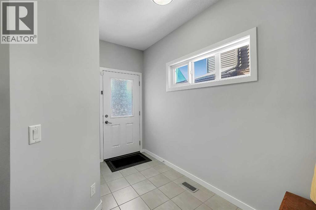 216 Carringvue Manor Nw, Calgary, AB