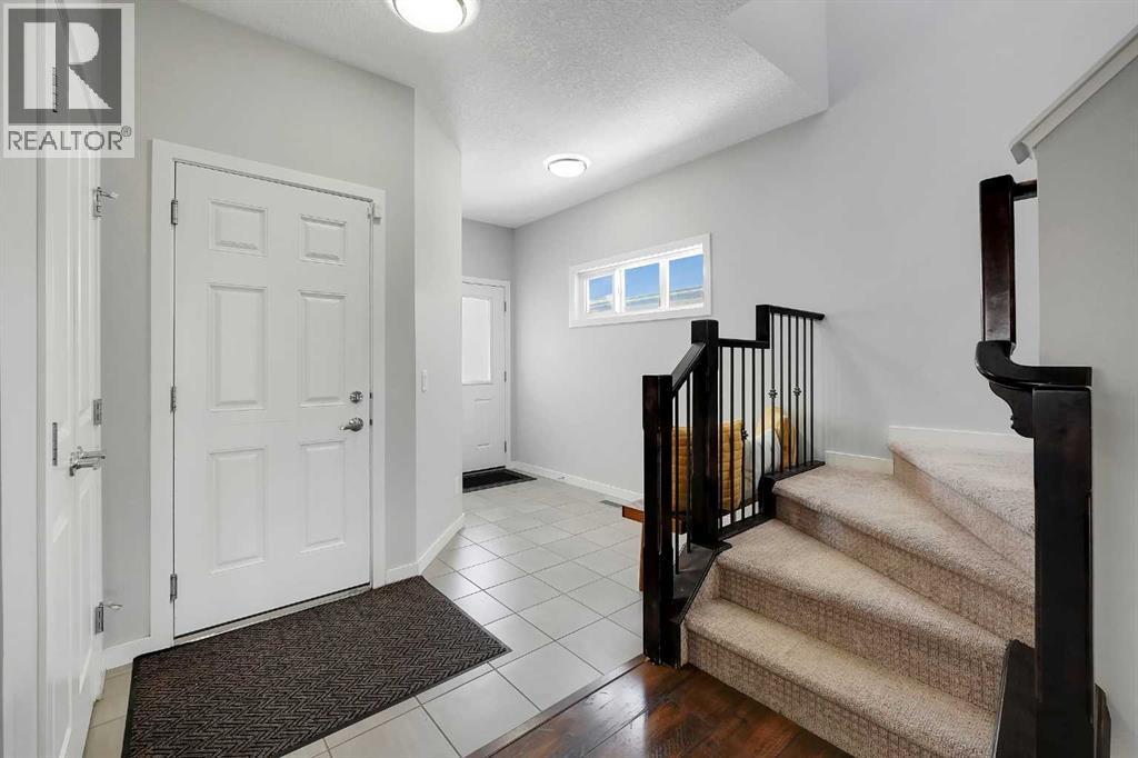 216 Carringvue Manor Nw, Calgary, AB