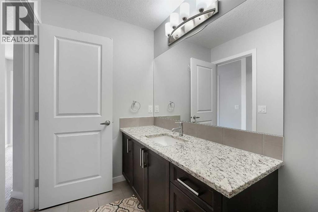 216 Carringvue Manor Nw, Calgary, AB