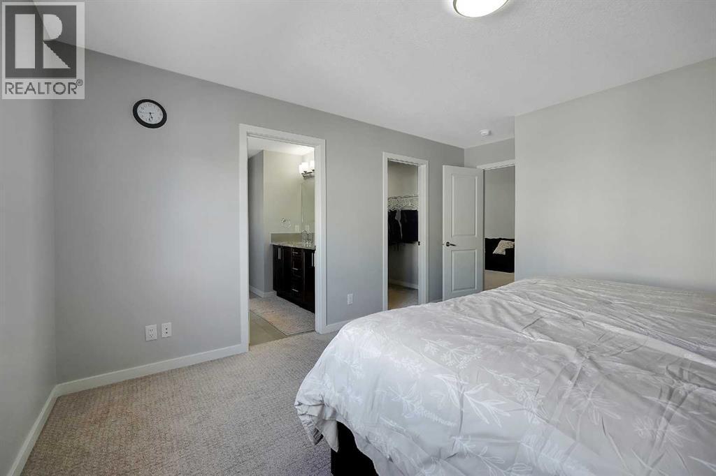216 Carringvue Manor Nw, Calgary, AB