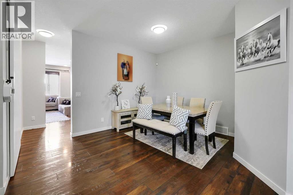 216 Carringvue Manor Nw, Calgary, AB