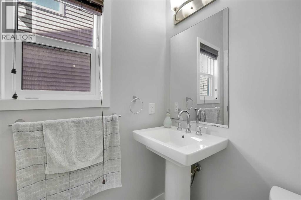 216 Carringvue Manor Nw, Calgary, AB