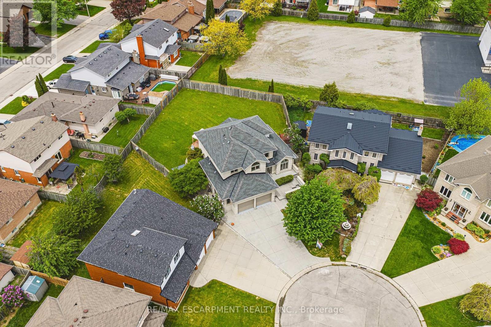 301 Parkwood Crescent, Hamilton, ON - Outdoor With View