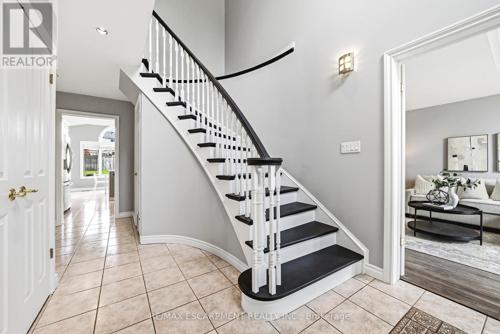 301 Parkwood Crescent, Hamilton, ON - Indoor Photo Showing Other Room