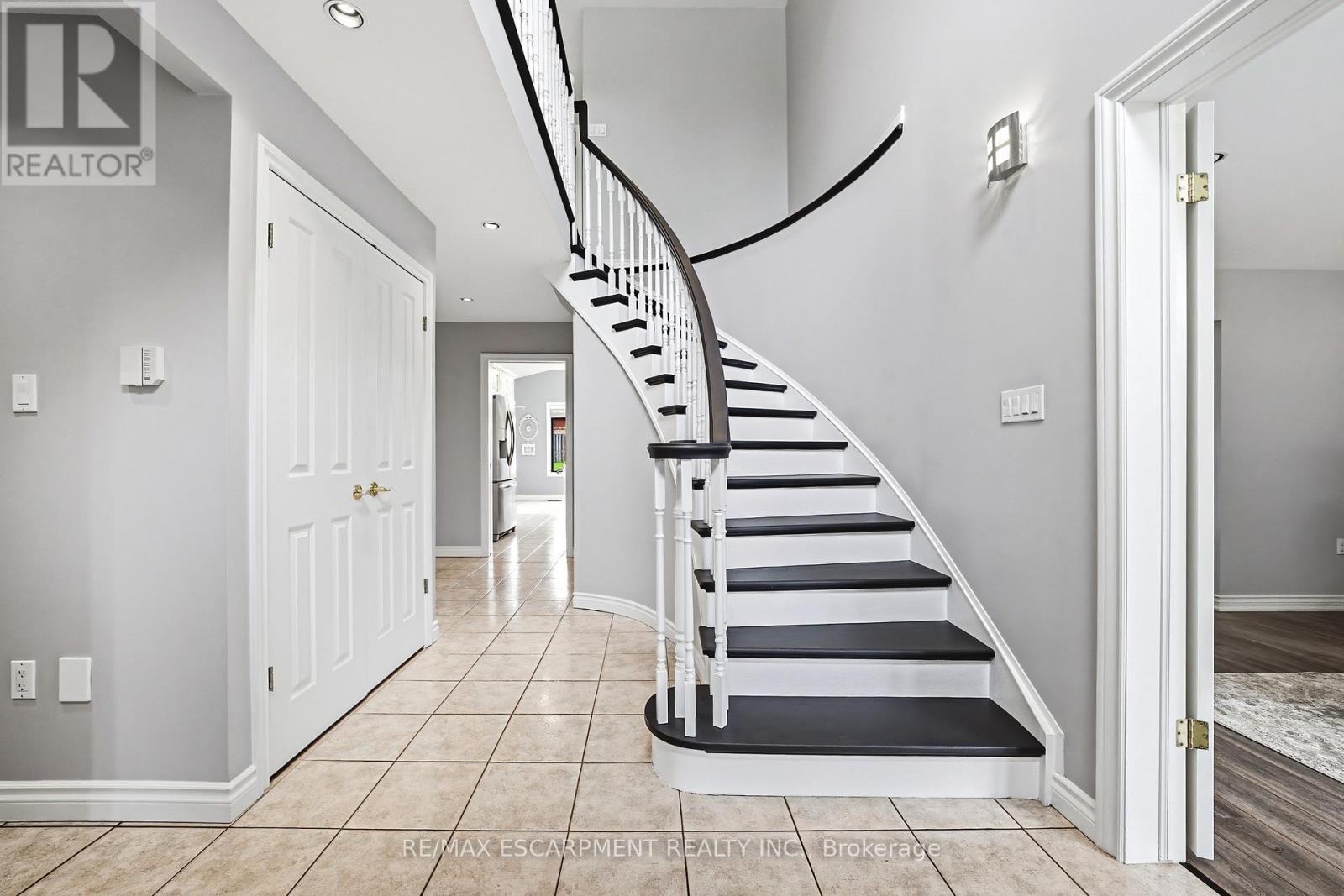 301 Parkwood Crescent, Hamilton, ON - Indoor Photo Showing Other Room