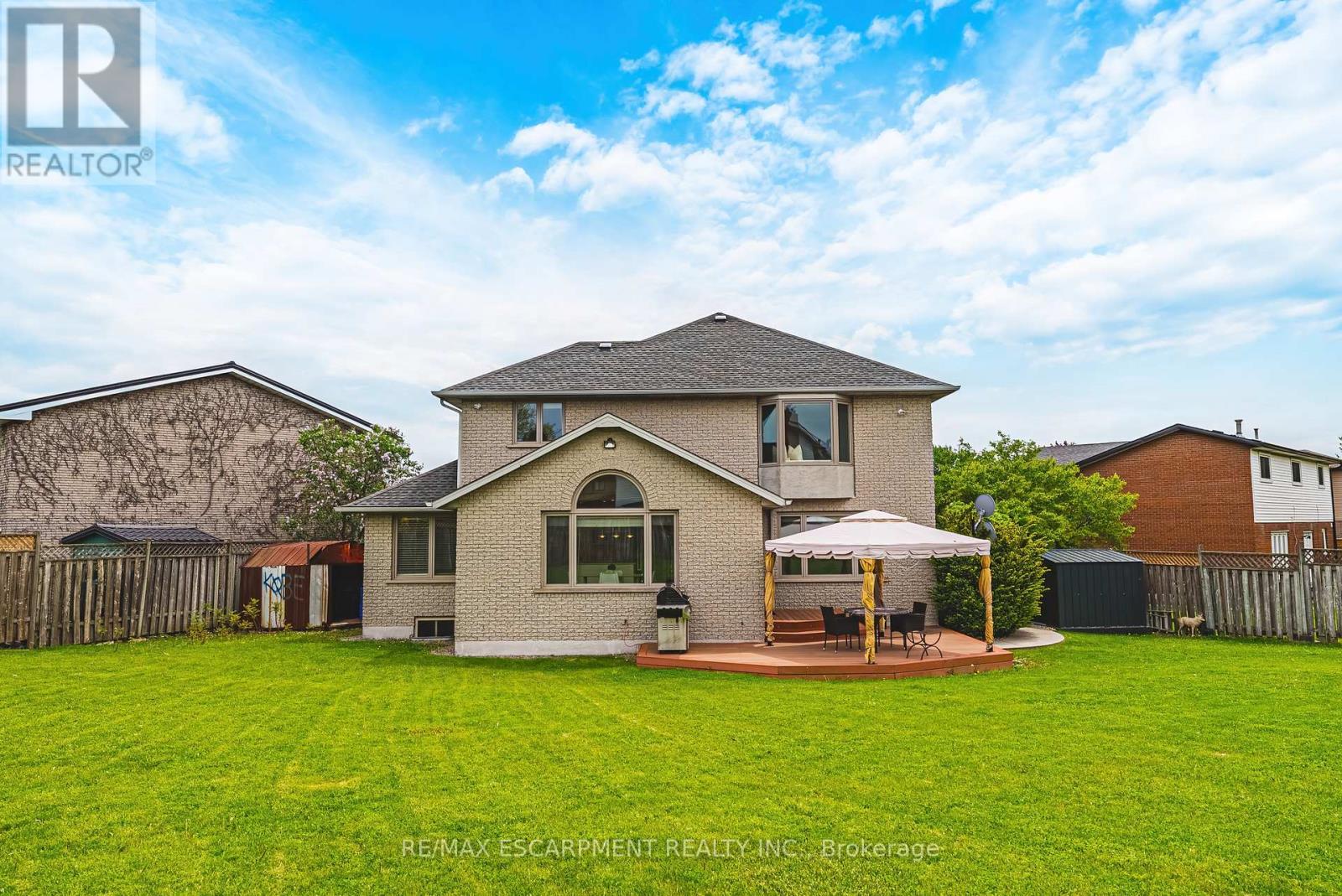 301 Parkwood Crescent, Hamilton, ON - Outdoor