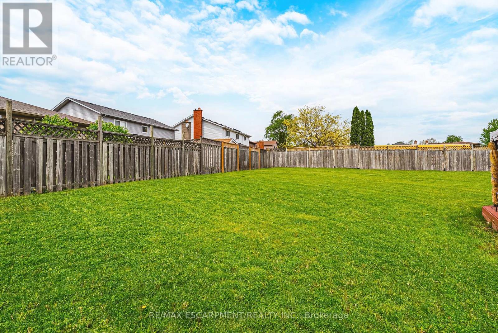 301 Parkwood Crescent, Hamilton, ON - Outdoor